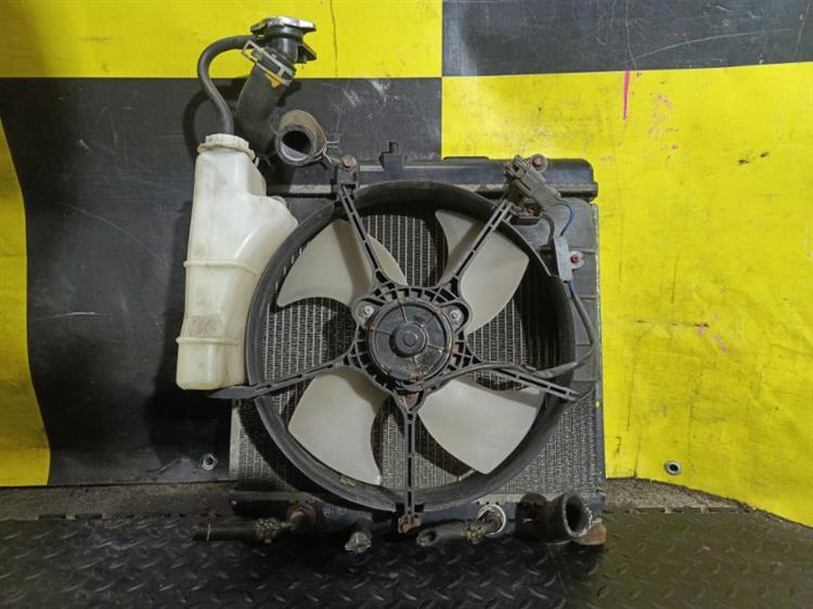 Радиатор основной Хонда Фит в Усолье-Сибирском 114733