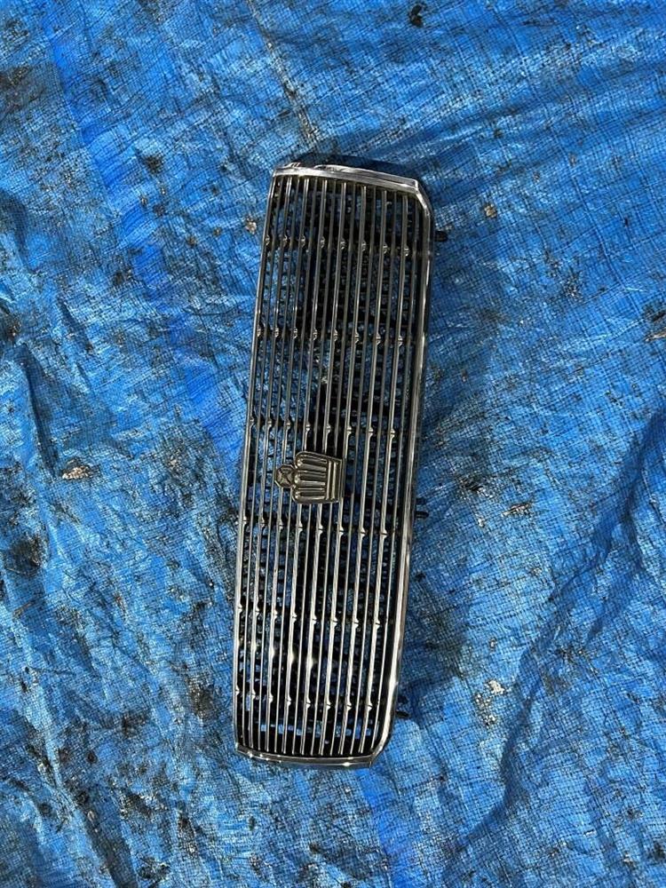 Решетка радиатора Тойота Краун в Усолье-Сибирском 2237191