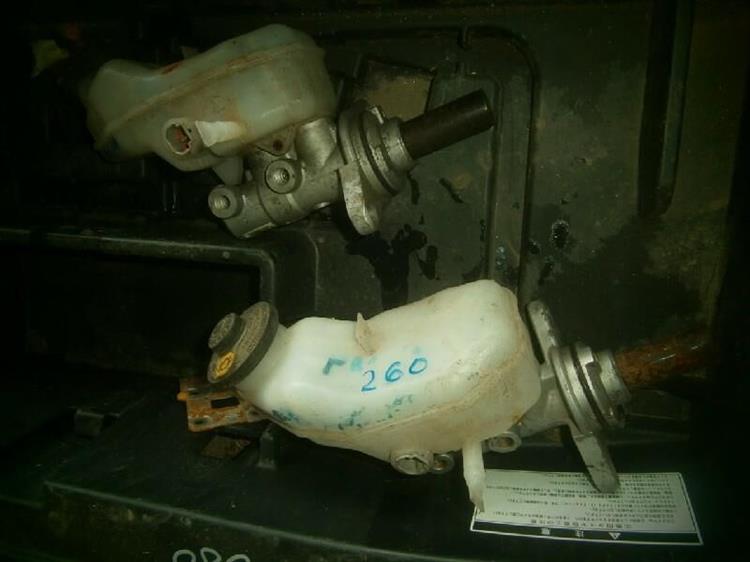 Главный тормозной цилиндр Тойота Премио в Усолье-Сибирском 73101