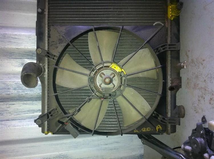 Диффузор радиатора Хонда Стрим в Усолье-Сибирском 7847