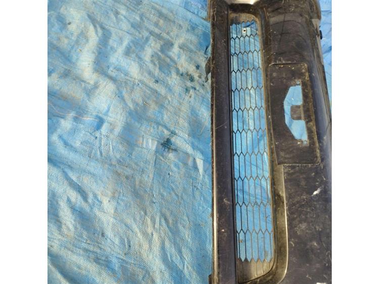 Решетка радиатора Тойота Исис в Усолье-Сибирском 88182