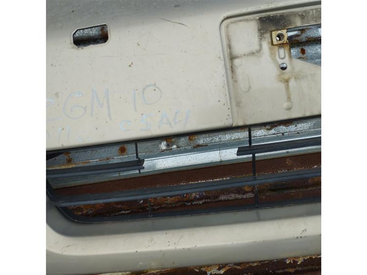 Решетка радиатора Тойота Исис в Усолье-Сибирском 91579